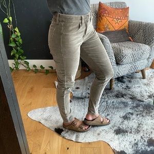 NWOT⭐️ American Eagle Outfitters 🦅 Corduroy Mom Stretch Jeans Size 6